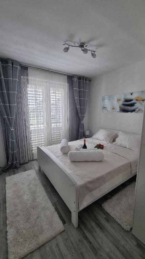 Apartman Nikol Макарска Экстерьер фото
