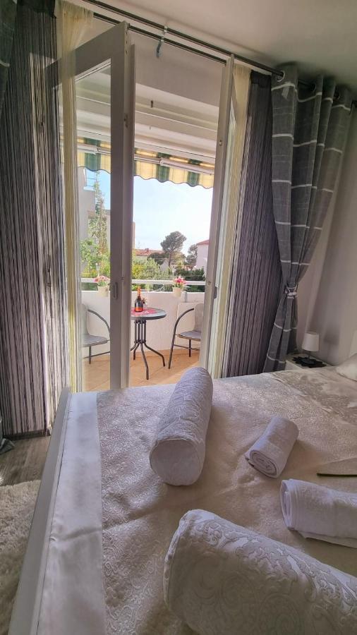 Apartman Nikol Макарска Экстерьер фото